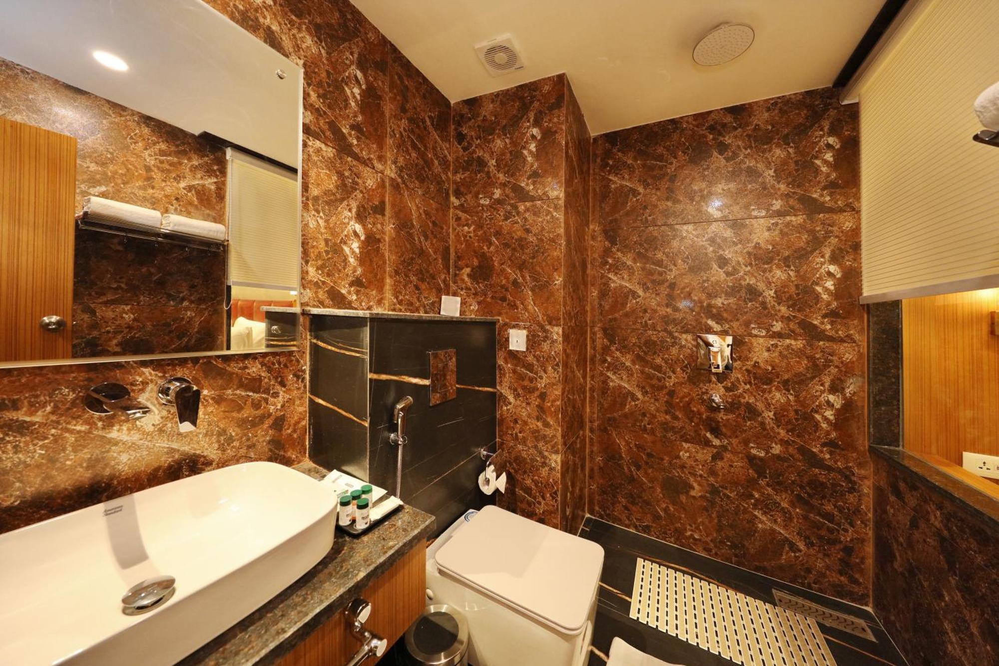 Hotel Blanco Srinagar  Luaran gambar